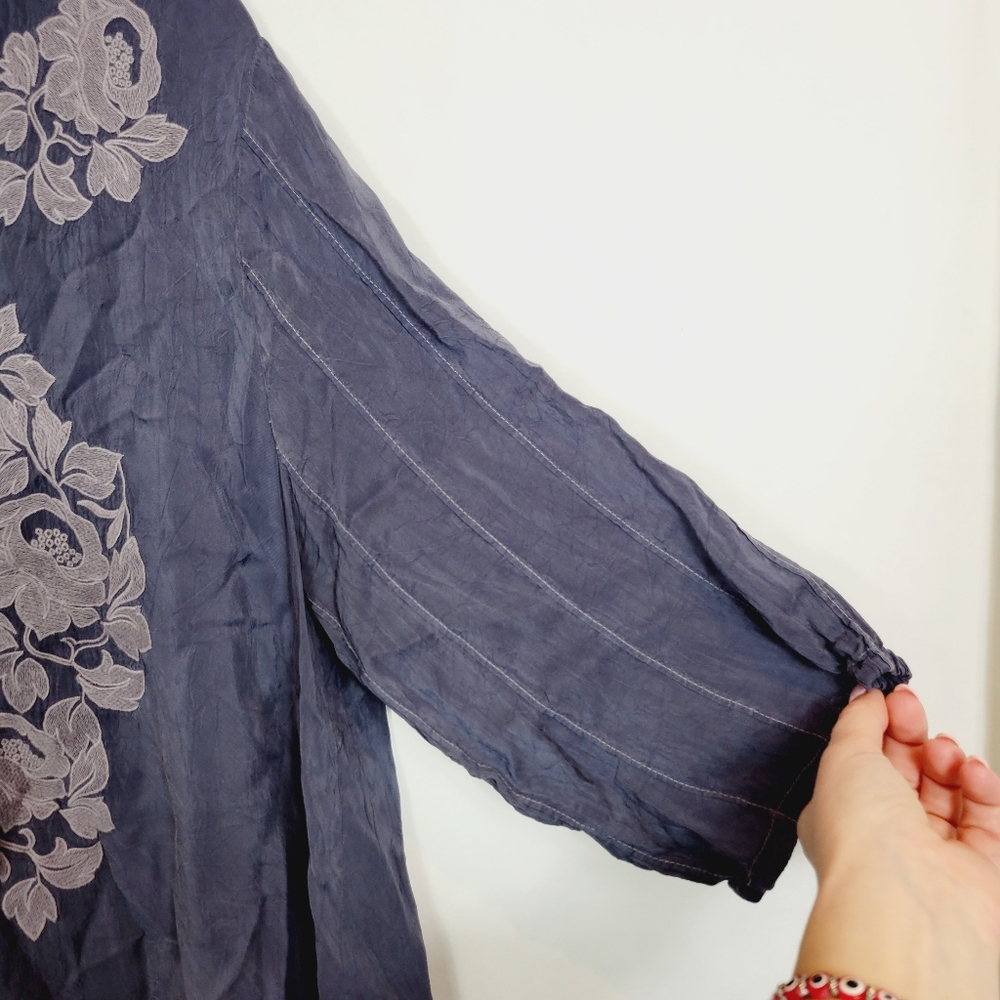 Johnny Was grey tunic - Picture 6 of 9